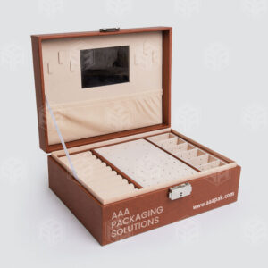 Metal Clasp Gift Box